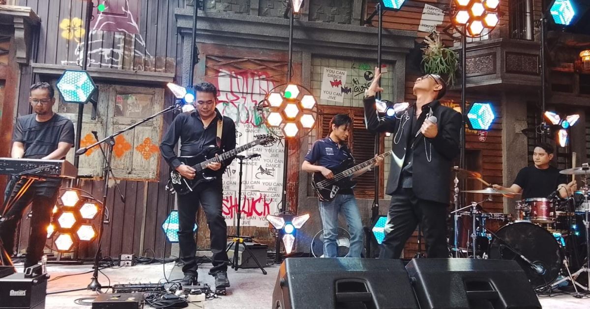 Solois HIMM resmi merilis album debut &amp;quot;Selamanya&amp;quot; yang berisi 9 lagu tentang proses pendewasaan cinta. Simak perjalanan emosional dan rahasia move on di sini.