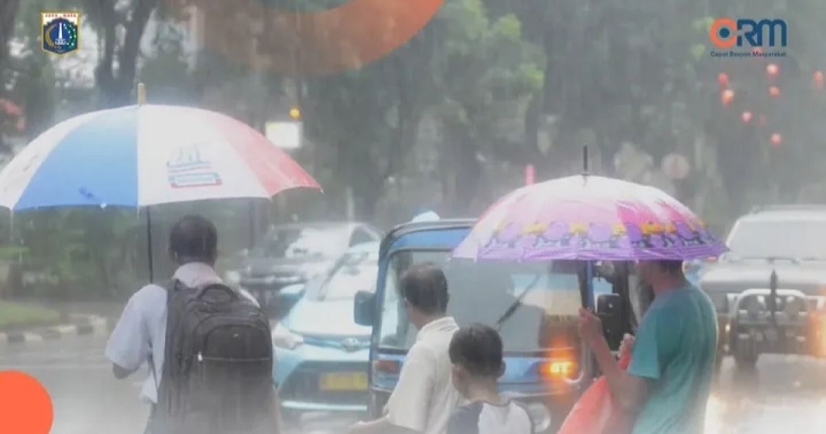 BMKG meminta masyarakat untuk meningkatkan kewaspadaan menyusul laporan cuaca ekstrem yang melanda sejumlah wilayah Indonesia, salah satunya wilayah Ibu Kota Jakarta (Foto: Dok. BPBD DKI Jakarta)