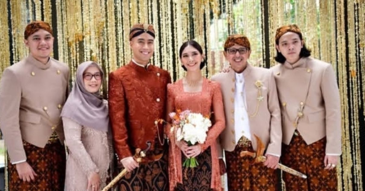 Momen kebersamaan keluarga Sheila Dara Aisha dengan Vidi Aldiano yang curi perhatian. [Foto: Instagram/@lindamelinda19]
