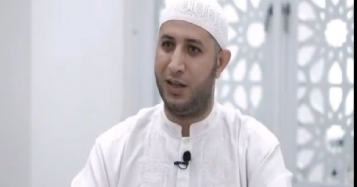 Sosok Syekh Ahmad Al-Misry atau ustadz SAM yang namanya terseret isu dugaan pelecehan. [Foto: TikTok/@Ahmad Al-Misry]