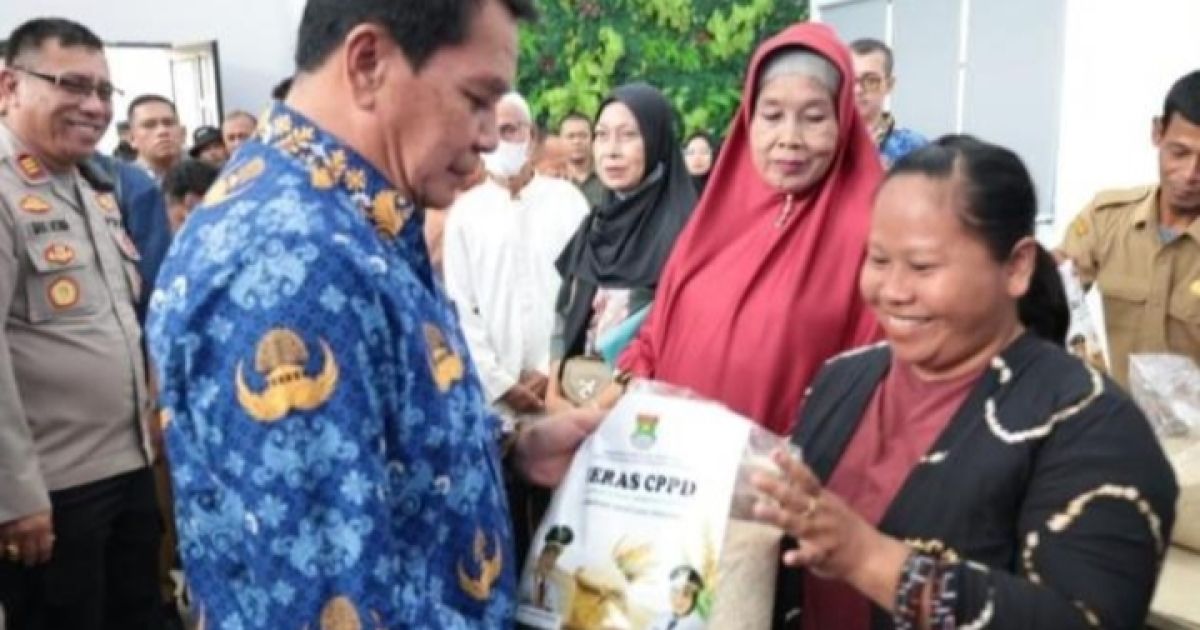 Jelang Idul Fitri, 1.870 Keluarga di Kabupaten Tangerang Terima Bantuan Pangan CPPD (Foto: Tangerang News)