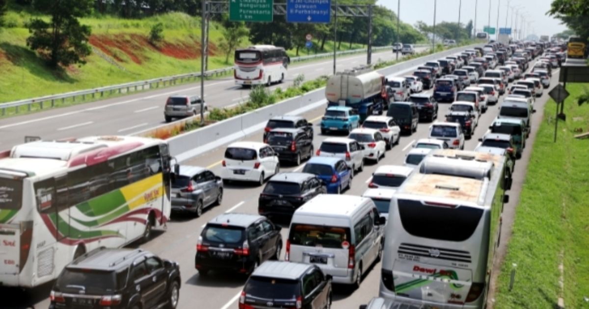 Puncak arus balik Lebaran 2026 diprediksi mulai mencapai titik tertingginya pada hari ini, Selasa 24 Maret 2026 (Foto: BeritaNasional/Elvis Sendouw)