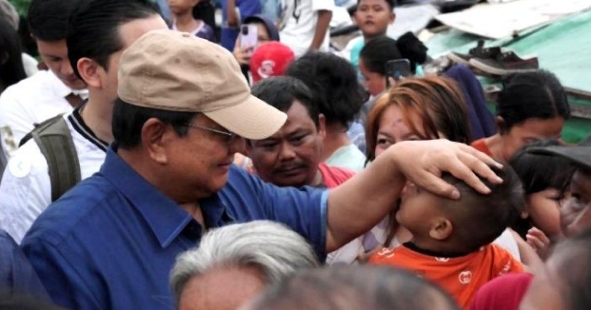 7 Fakta Blusukan Prabowo ke Bantaran Rel Senen yang Bikin Warga Terharu