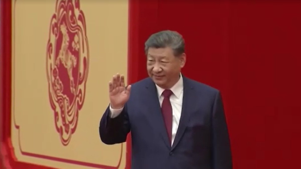 Foto: Presiden China, Xi Jinping menyampaikan ucapan selamat Tahun Baru Imlek untuk menyambut Tahun Kuda. (Tangkapan Layar CCTV via Reuters)