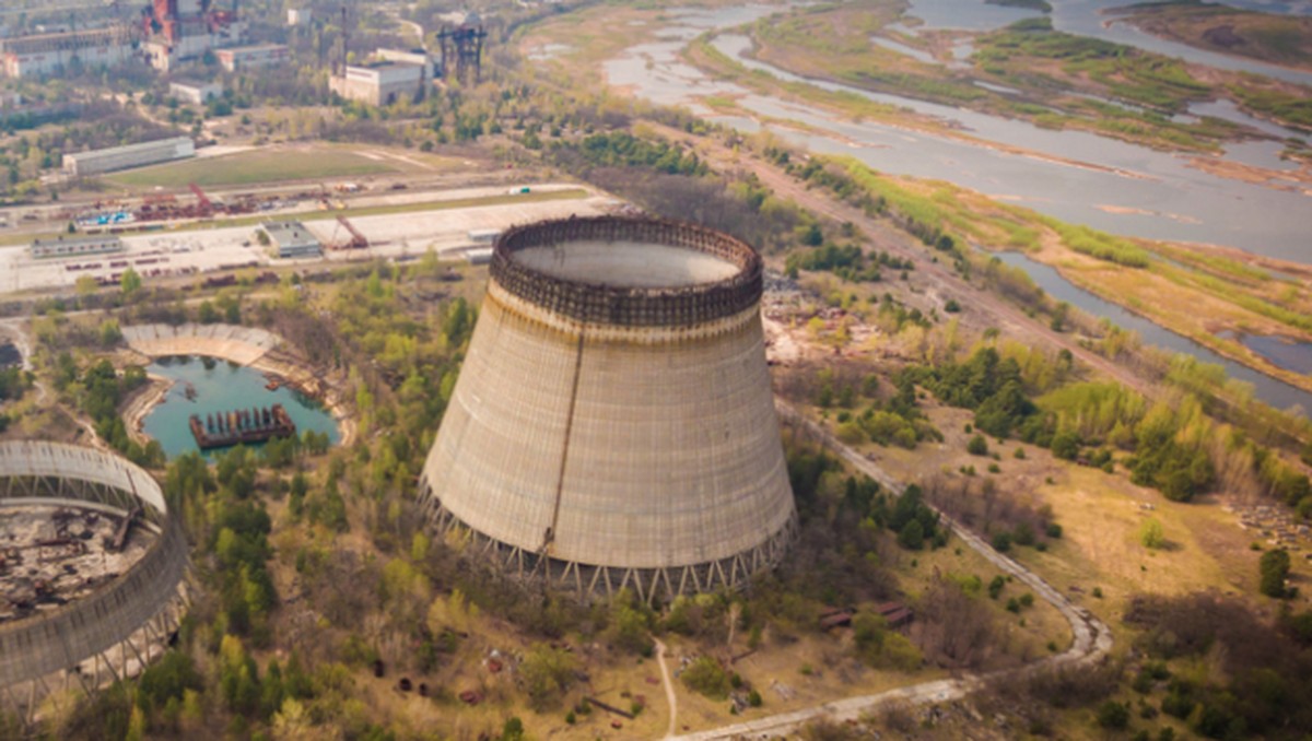 Tombol Komputer Rusak Picu Bencana Nuklir Terburuk: Pelajaran dari Tragedi Chernobyl