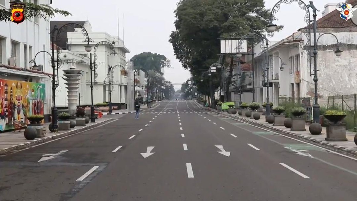 Foto: Penutupan Jalan di Bandung (Screenshot instagram @tmcpolrestabesbandung)