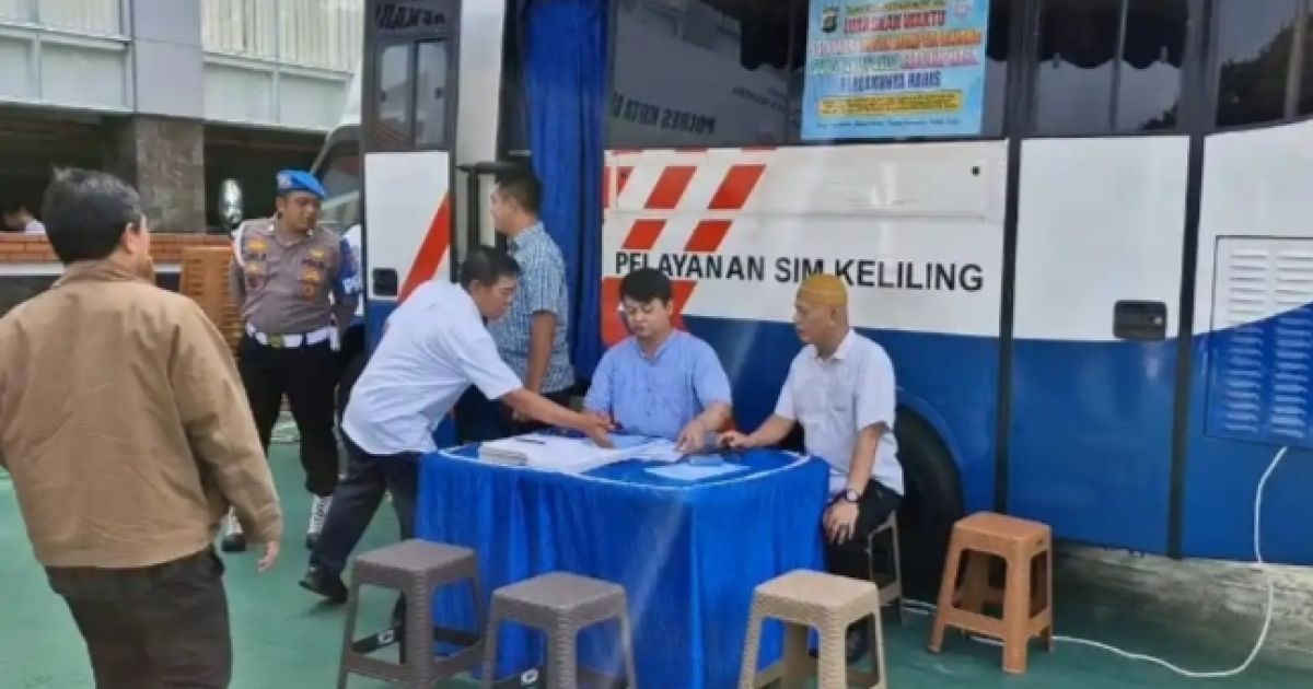 Satlantas Polresta Tangerang kembali mempermudah akses pelayanan bagi masyarakat yang ingin mengurus masa berlaku Surat Izin Mengemudi (Foto: Gilbert Sem Sandro/Tribun Tangerang)