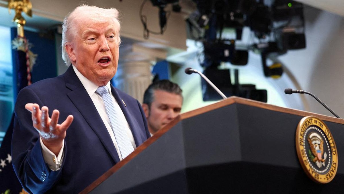 Foto: Presiden AS Donald Trump bericara saat konferensi pers di Ruang Briefing Pers James S. Brady di Gedung Putih di Washington, D.C., AS, 6 April 2026. (REUTERS/Kevin Lamarque)