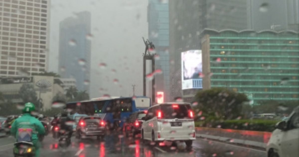 Waspada Hujan Ringan, BMKG Rilis Prakiraan Cuaca Jakarta Senin 13 April 2026