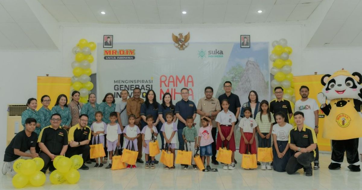 [Foto: Peluncuran inisiatif MR. D.I.Y. Indonesia “Menginspirasi Generasi Inovator” di Gedung Nasional Umbu Tipuk Marisi, Waingapu, Nusa Tenggara Timur (10/4)]