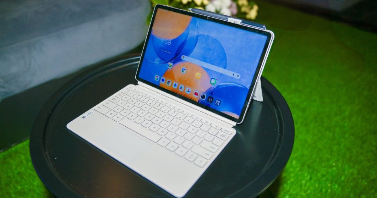 [Foto: Lenovo Yoga Tab]