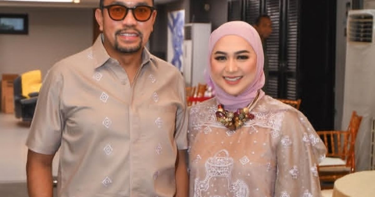 Momen kebersamaan Ahmad Sahroni dan Feby Belinda yang kini jadi sorotan di tengah kabar miring sang istri. [Foto: Instagram/@ahmadsahroni88]