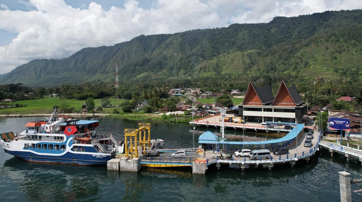 Foto: Penyeberangan Pelabuhan Ajibata-Ambarita di Danau Toba, Sumatera Utara. (Dok. ASDP)
