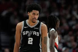 Tanpa Bintang Utama, Spurs Taklukkan Trail Blazers di Gim 3: Analisis Tiga Poin Kunci Kemenangan Tandang