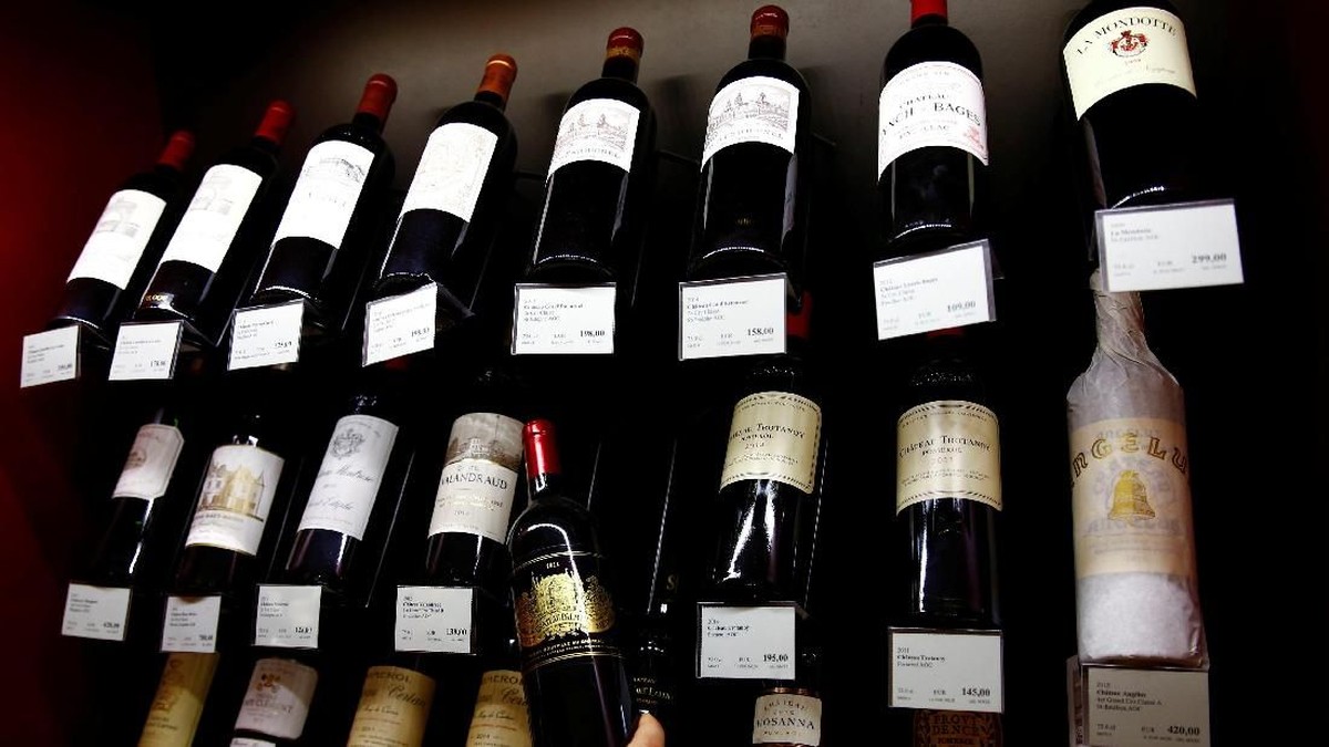 Foto: ilustrasi botol wine (Reuters/Fabrizio Bensch)