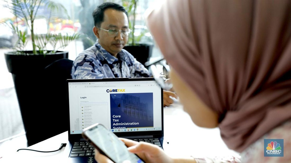 Foto: Kantor Pelayanan Pajak (KPP) Pratama Mampang Prapatan membuka layanan pojok pajak di lobi Gedung Bank Mega, Tendean, Jakarta Selatan, Selasa (16/12/2025). (CNBC Indonesia/Tri Susilo)