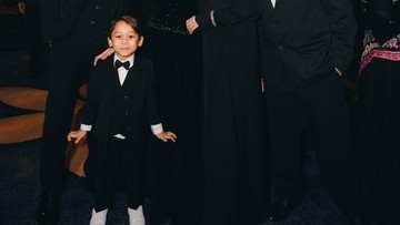 Gaya Gentleman Cilik Abang L Curi Perhatian di Pernikahan El Rumi dan Syifa Hadju