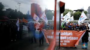 Foto: Ilustrasi demo buruh. (CNBC Indonesia/Tri Susilo)