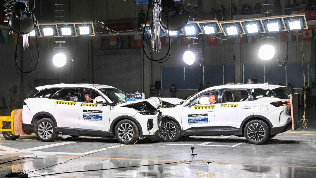 Chery Tiggo 9 Hadapi Uji Tabrak Tiga Arah Ekstrem, Buktikan Ketangguhan Keselamatan Keluarga