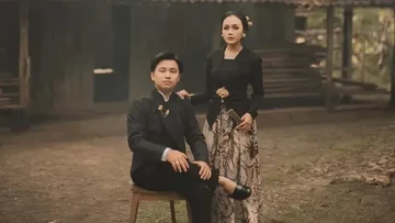 Pesona Klasik Jawa dalam Pemotretan Prewedding Aksa Uyun, Putra Soimah yang Siap Menikah