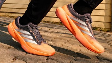 Jangan Anggap Sepele! Ini Bahaya Pakai Sepatu Terlalu Kecil/Foto: dok. adidas