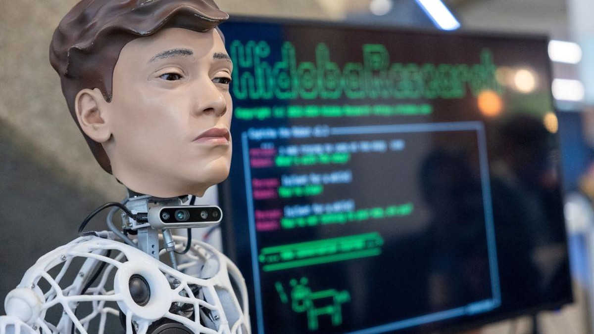 Foto: Captcha, robot karya Hidoba Research, terlihat pada KTT AI for Good Global tentang kecerdasan buatan, yang diselenggarakan oleh International Telecommunication Union (ITU), di Jenewa, Swiss, Kamis (30/5/2024). (REUTERS/Denis Balibouse)