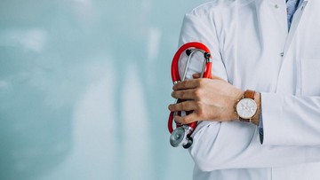 Update Gaji Dokter 2026, dari Internship hingga Spesialis Senior Jadi Sorotan (Foto: Freepik)