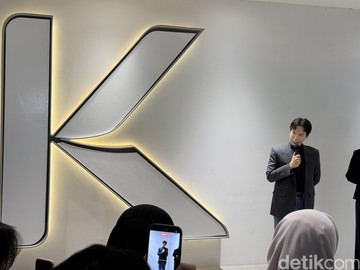 Desainer Hartono Gan meluncurkan koleksi busana siap pakai (ready to wear) di Lakon Store Summarecon Mall Kelapa Gading. (Foto: Daniel Ngantung/detikcom)