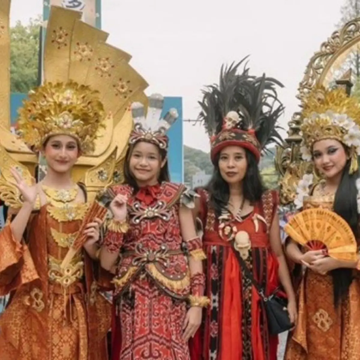 Pesona Busana Adat Bali dan Padang Karya Desainer Cilik Memukau Panggung Hiroshima Flower Festival 2026