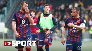 Legende:
        
                    
                Wirken etwas ratlos
            
        
                    
                Albian Ajeti und Xherdan Shaqiri nach der Niederlage in Bern.
            
        
                                    
                    Freshfocus/Zamir Loshi