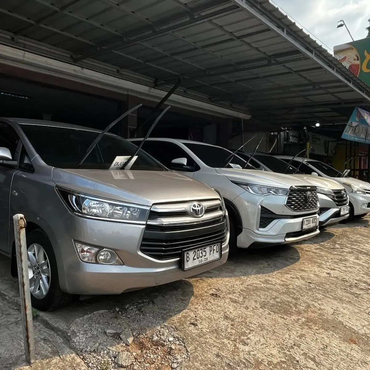 Diler mobil bekas Willies Mobil di Kelapa Dua, Depok(KOMPAS.com/Gilang)