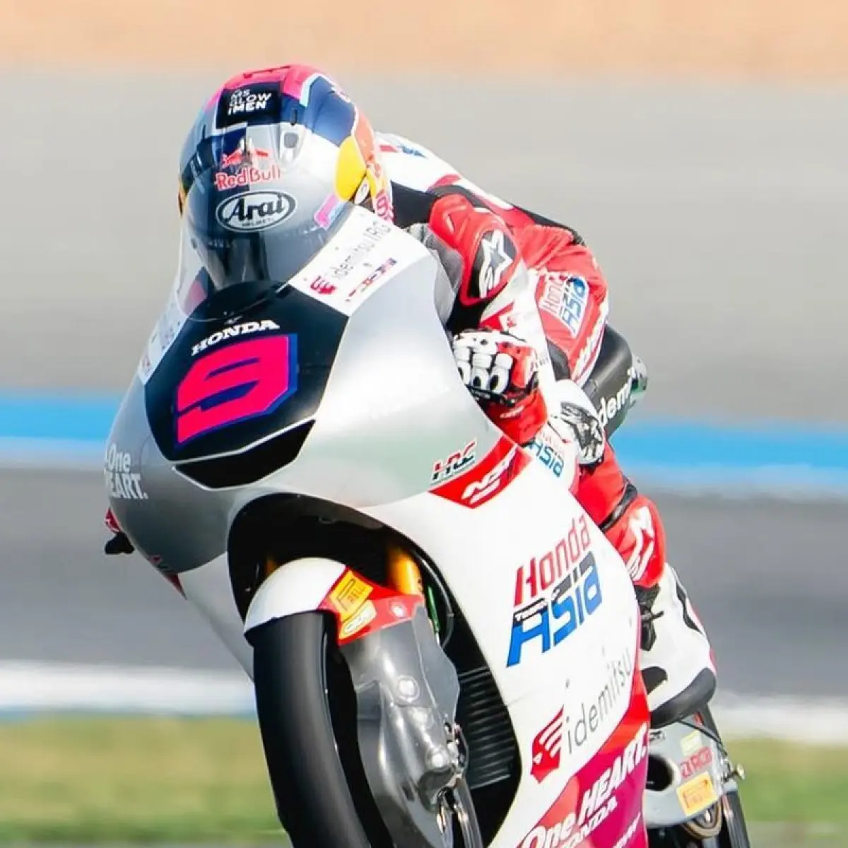 Veda Ega Pratama Buktikan Ketangguhan di Trek Catalan, Raih Posisi Kedelapan Moto3 Pasca Start dari Posisi Buncit