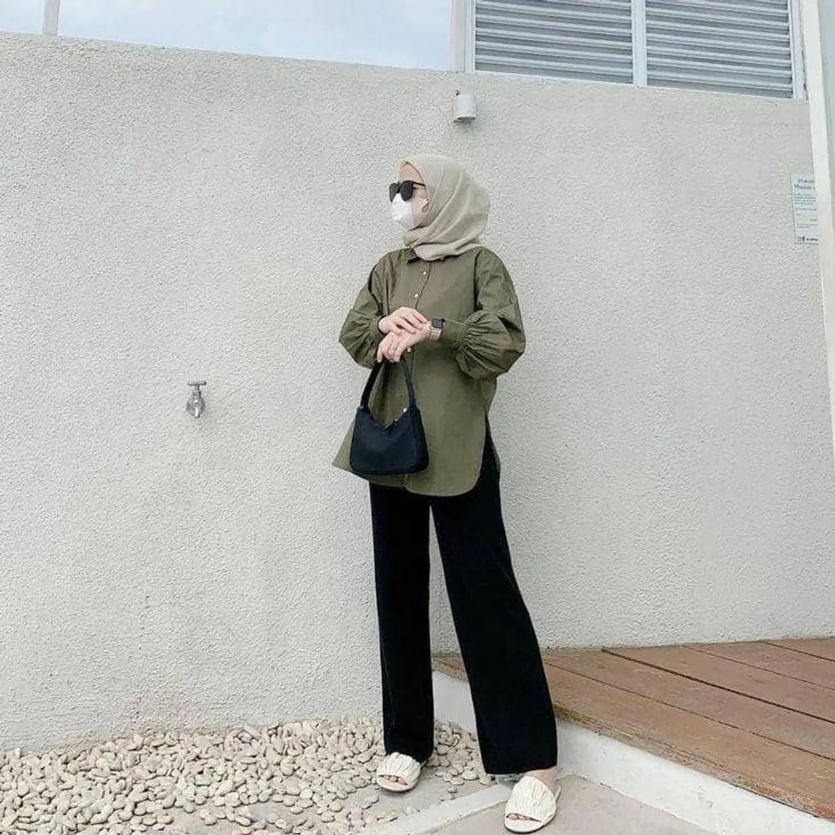 Panduan Gaya Terkini: Kombinasi Warna Celana Paling Serasi dengan Baju Warna Army
