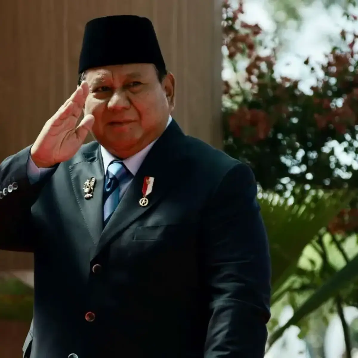 Ilustrasi: Inovasi Kendaraan Kepresidenan: Prabowo Minta Pindad Rancang Mobil Transparan Berbahan Kaca Demi Interaksi Publik Maksimal