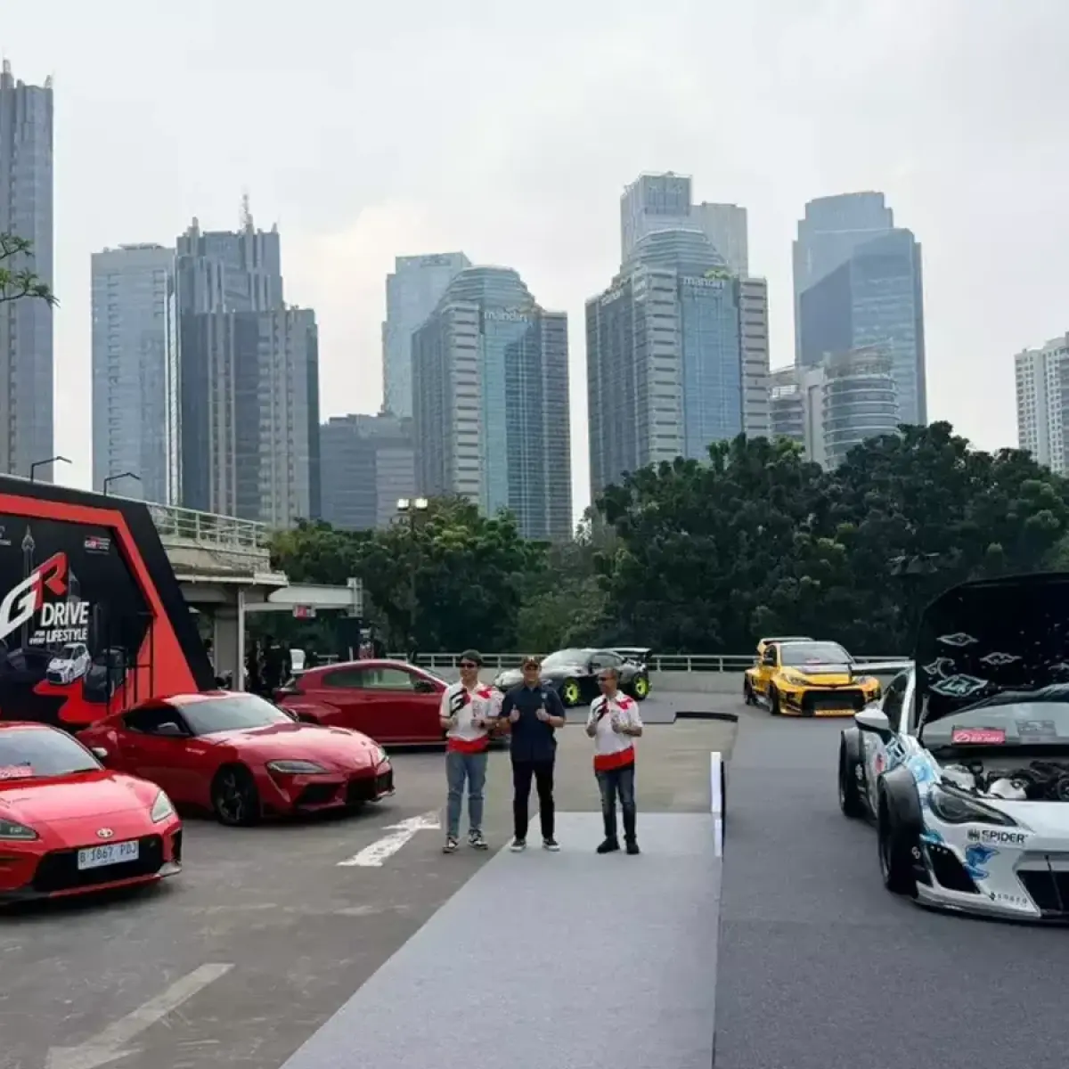 Ilustrasi: Efisiensi Jadi Prioritas: Lonjakan Permintaan Mobil Hybrid Dipicu Kenaikan Harga BBM dan Pelemahan Rupiah