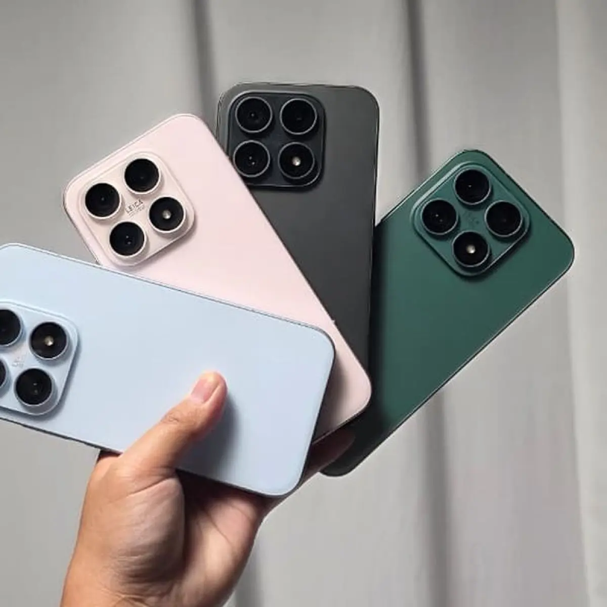 Xiaomi 17 varian warna Ice Blue, Alpine Pink, Black, dan Venture Green. Ponsel ini dirilis di Indonesia pada Selasa (3/3/2026)(KOMPAS.com/MARSHA BREMANDA)