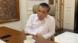 Menaker Yassierli Buka Opsi Kajian Ulang Regulasi Pekerja Alih Daya di Indonesia
