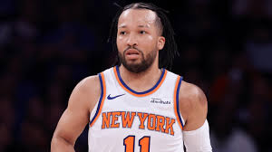 GettyKnicks Hold Their Breath After Jalen Brunson Grabs Midsection