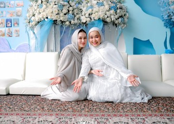 Pesona Kesederhanaan Ayu Ting Ting dalam Balutan Busana Tertutup di Acara Syukuran Aqiqah Keponakan