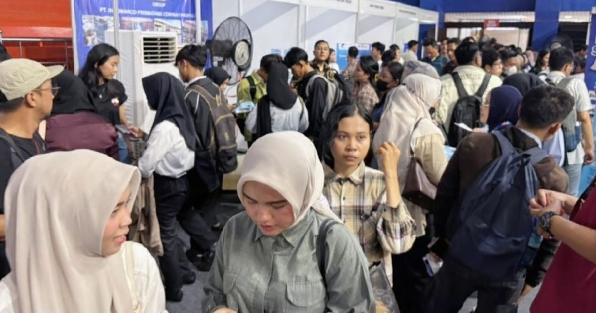 Tekan Pengangguran, Sudin Nakertransgi Jakarta Utara Gelar Bursa Kerja Hybrid dengan 2.665 Lowongan (Foto: gelaran Job Fair di Gelanggang Remaja Jakarta Utara (GRJU), Jalan Yos Sudarso, Kebon Bawang/Berita Jakarta)