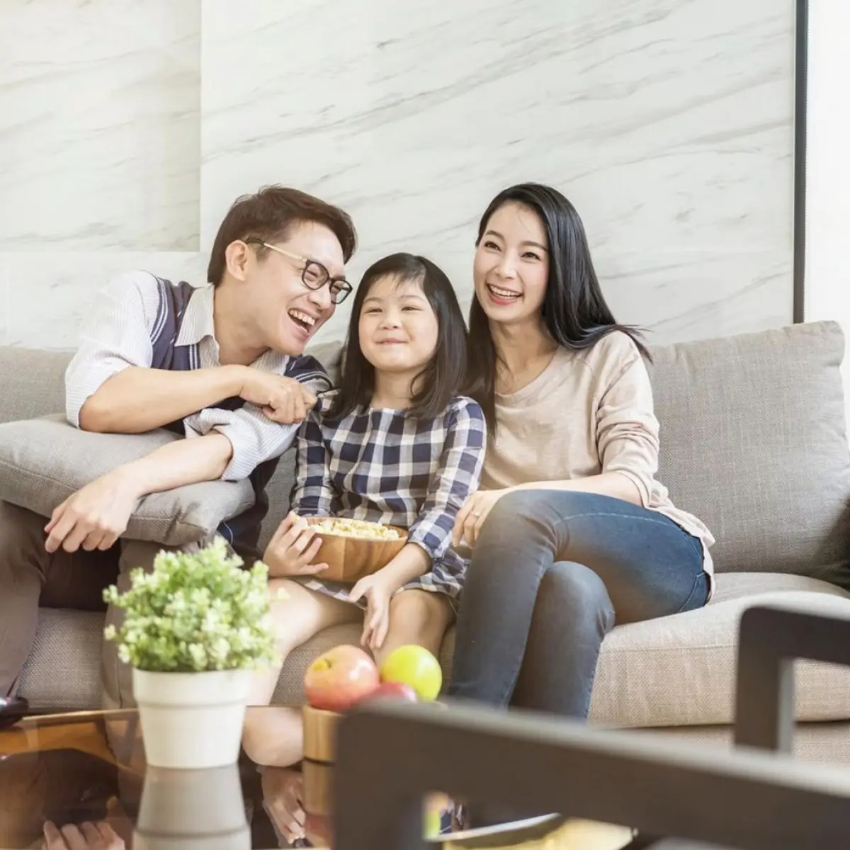 Suasana rumah jadi lebih menyenangkan saat hujan turun seharian. Ilustrasi Freepik