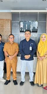 Kepala Diskominfotik Provinsi Gorontalo Trizal Entengo menjalin sinergi dengan lembaga penyiaran dalam rangka menyebarluaskan Piala Dunia 2026, serta menyukseskan PENAS KTNA XVII di Kabupaten Gorontalo. ANTARA/HO-Diskominfotik Provinsi Gorontalo