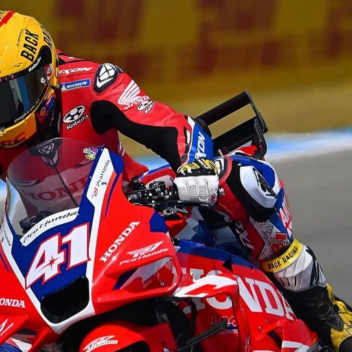 Aleix Espargaro saat berlaga pada MotoGP Spanyol 2025(Dok. @aleixespargaro)