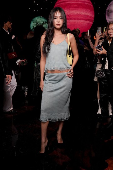 Jennie menghadiri peragaan Chanel yang menampilkan koleksi perdana Matthieu Blazy untuk rumah mode tersebut. (Foto: Getty Images)