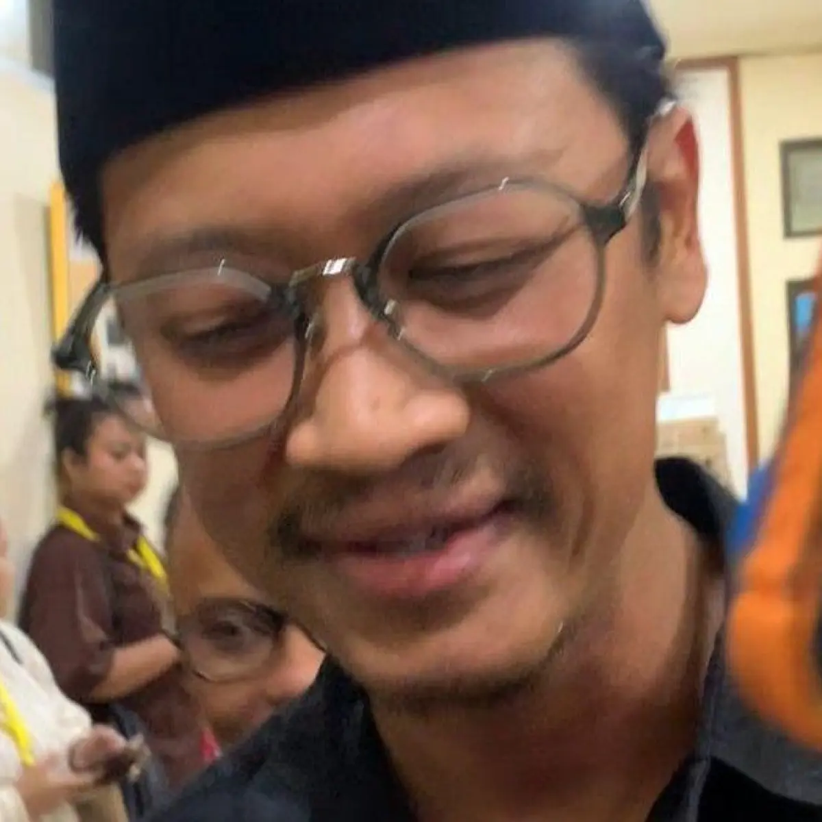 Suami Clara Shinta enggan bicara soal dugaan video call nakal dengan perempuan lain. Foto: Febryantino/detikcom
