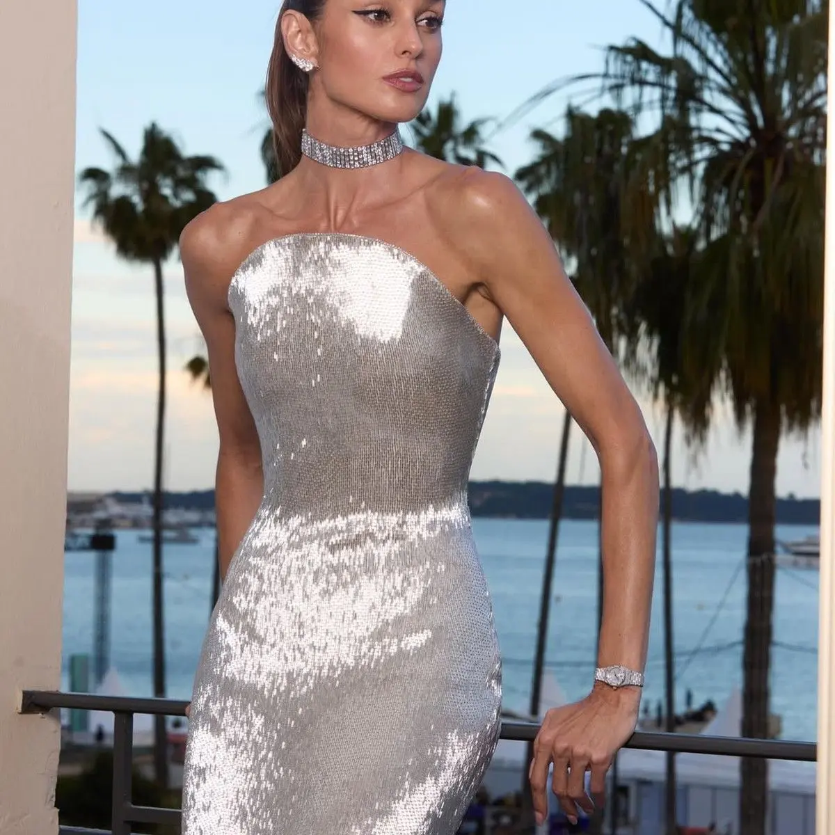 Izabel Goulart dikenal sebagai supermodel. Wanita 41 tahun tersebut pernah berjalan untuk fashion show Victoria’s Secret. Lama tak kelihatan, Izabel tampil di Festival Cannes.Foto: Instagram @izabelgoulart