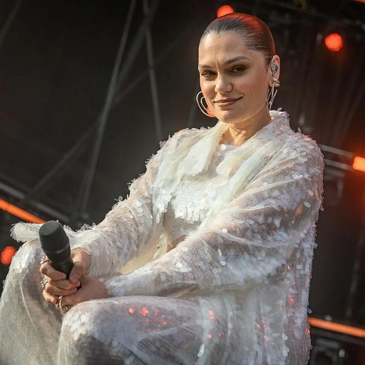 Jessie J Umumkan Kemenangan Melawan Kanker Payudara Setelah Setahun Berjuang
