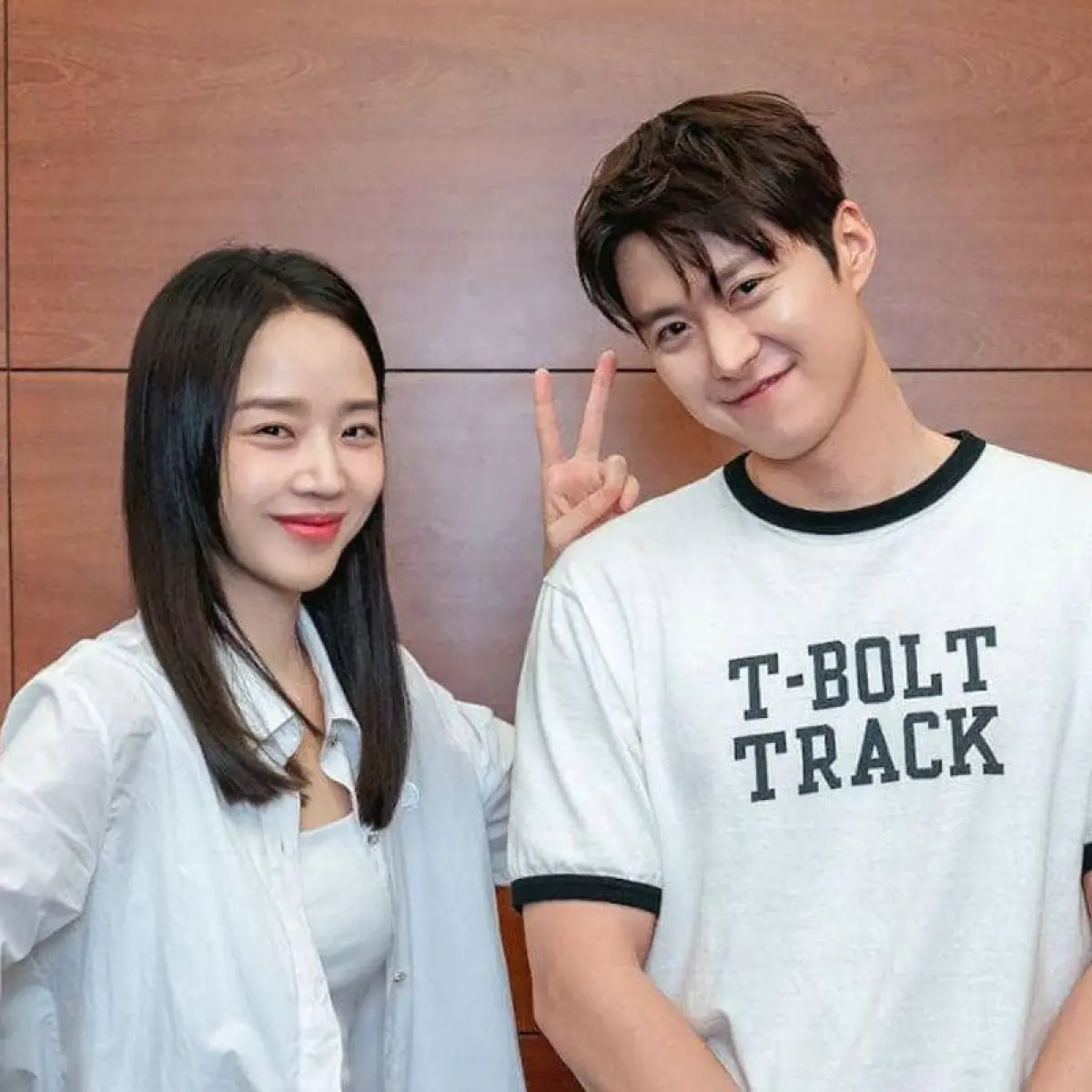 Pesona Chemistry Shin Hye Sun: Mengulas Sembilan Pasangan Ikonik di Drama Korea