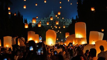 Antusiasme Jelang Waisak 2570 BE: Borobudur Kembali Gelar Festival Lampion Akbar