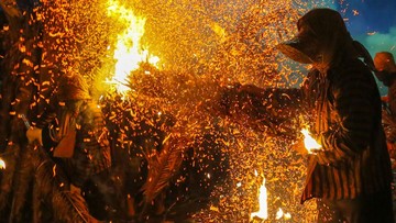 Menguak Makna Mendalam Tradisi Perang Obor Tahunan di Jepara, Ritual Pembaharuan Semangat Warga